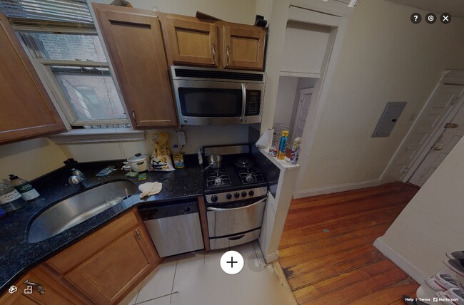 Building Photo - 65 Burbank St