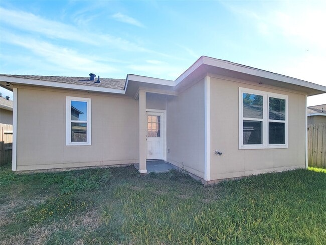 Building Photo - 8135 Chateau St