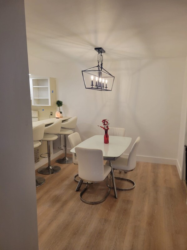 Building Photo - 570 N Tropic Ln