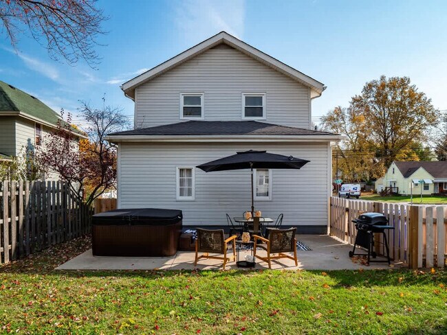 Building Photo - 2804 6th St