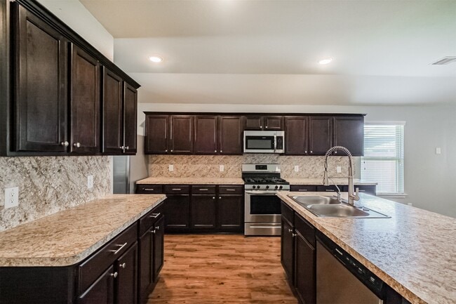 Building Photo - 20803 Remington Oaks Ct