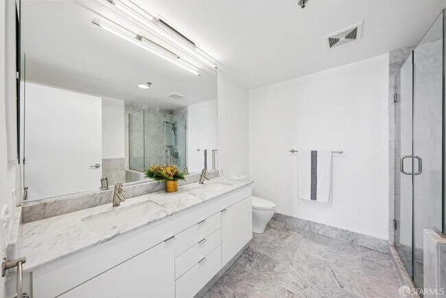 Building Photo - 501 Beale St