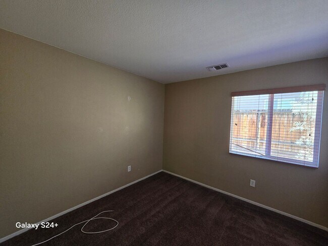 Building Photo - 5254 Verenda Ave