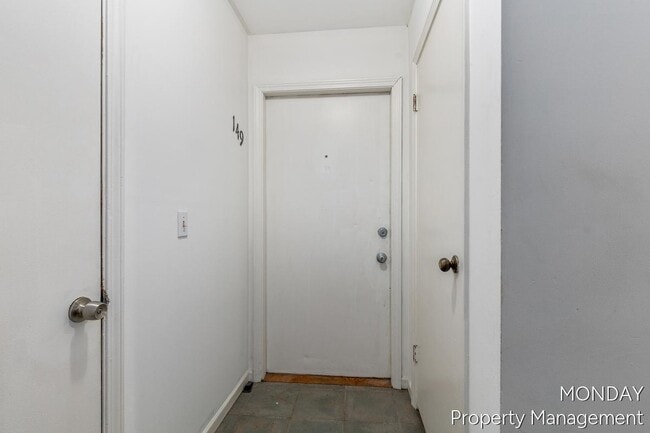 Building Photo - 143 Gaines St SE