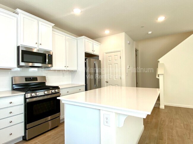 Building Photo - 6407 E Riesling Dr