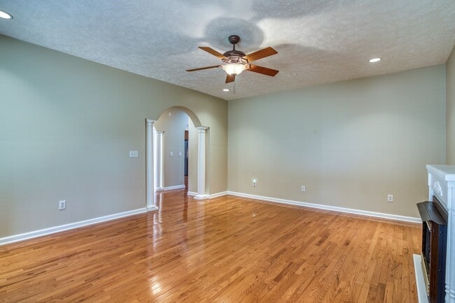 Building Photo - 18525 Connie Sue Ct