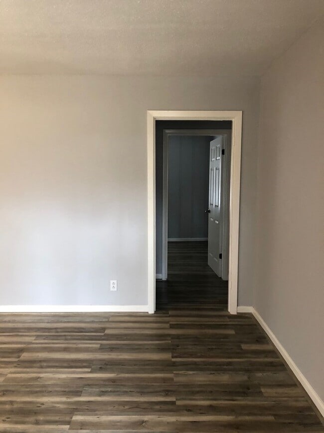 Building Photo - 503 Willow Ave