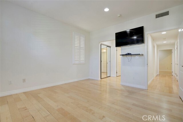 Building Photo - 556 E Palm Ave