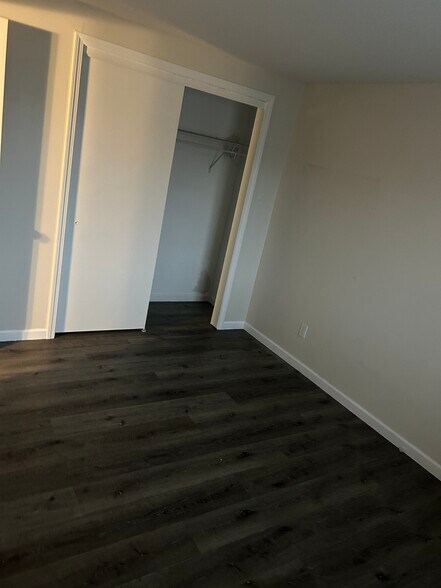 Building Photo - 2708 Alder Creek Dr S