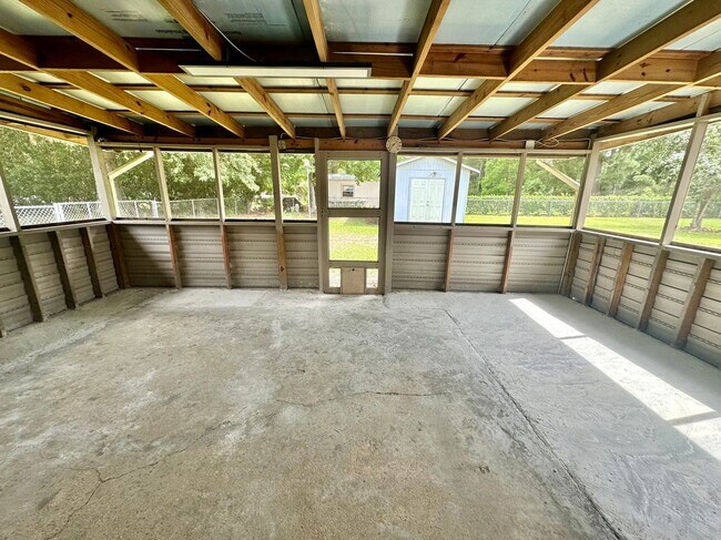Building Photo - 1144 MS-42