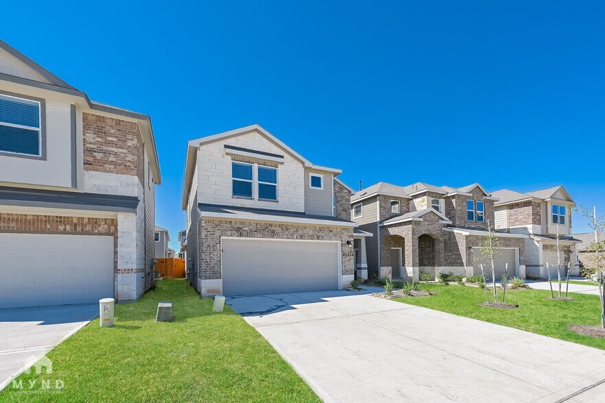 Building Photo - 7939 Fijian Cypress Dr