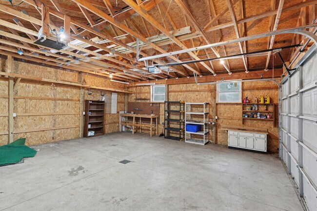 Building Photo - Beautifully Updated 4-bedroom, 2-bathroom Rental Property- $2100/Month