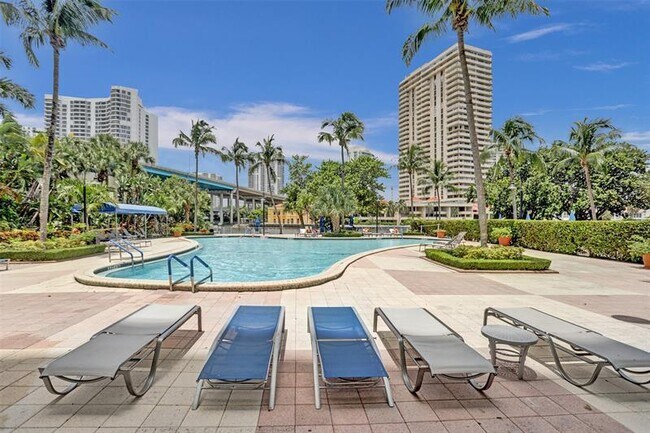 Building Photo - 19390 Collins Ave