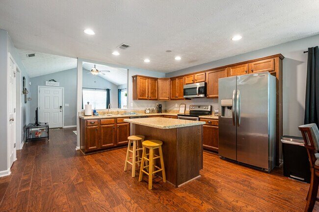 Building Photo - 20 Larkspur Avenue