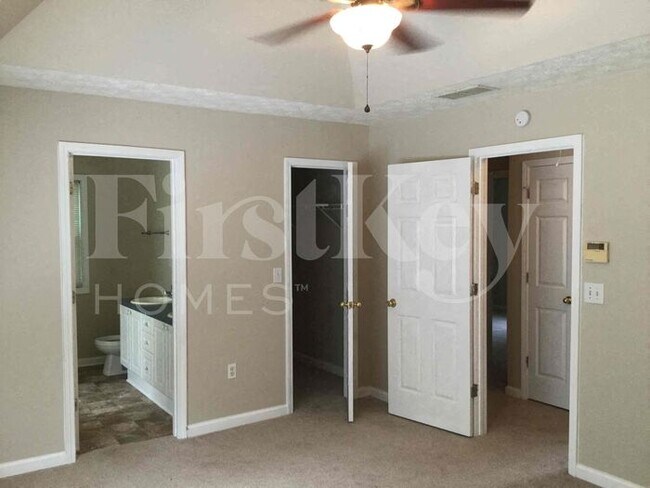 Building Photo - 290 Saratoga Ct