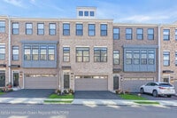 Building Photo - 6 Augustus Dr