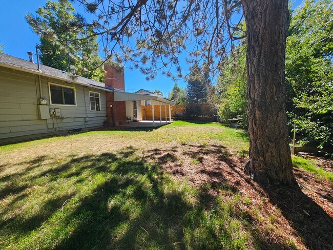 Building Photo - Virginia Village 4 Bed 3 Baths Large Yard Attached Garage Super Spacious!