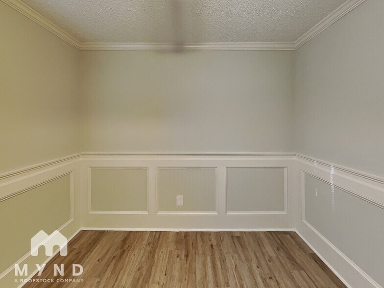 Building Photo - 1288 N Hampton Dr