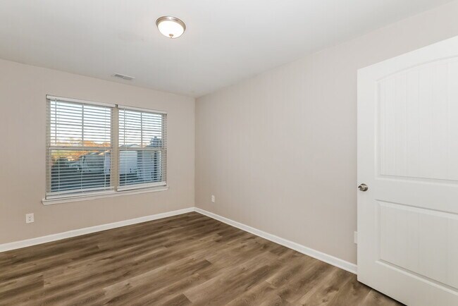 Building Photo - 11097 Wind Ridge Dr