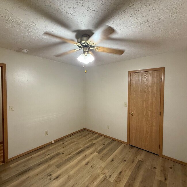 Building Photo - Beautiful 3 bedroom 2 Bathroom home in Wil...