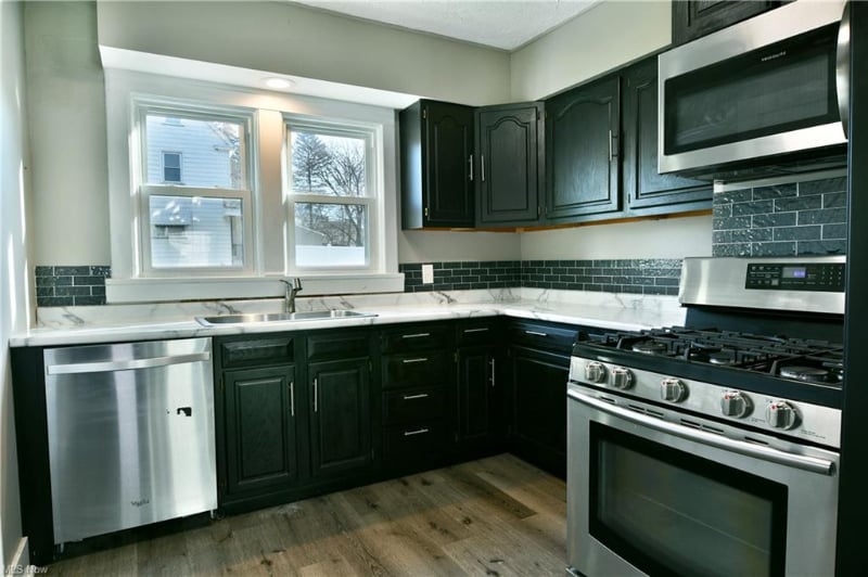 Building Photo - 223-225-225 E Liberty St