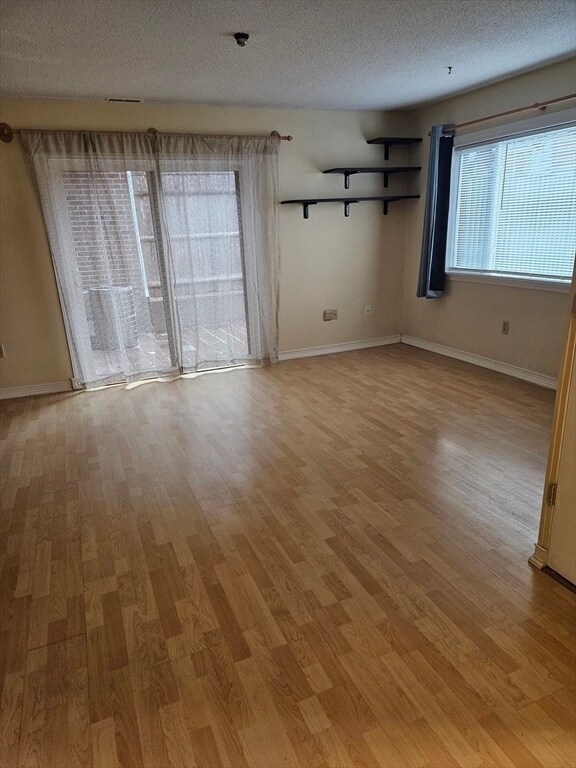 Building Photo - 19 Meadowood Dr