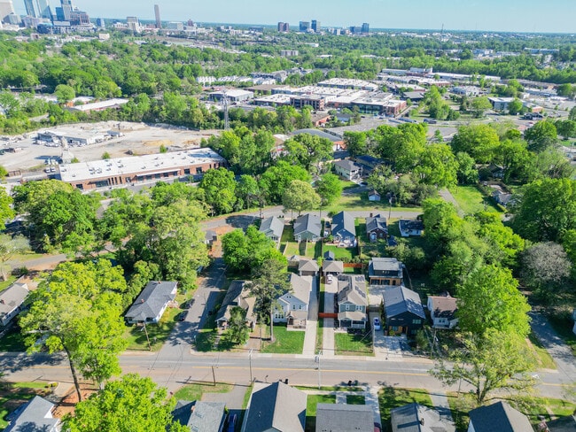 Building Photo - 1005 State St