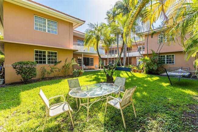 Building Photo - 60 Park Dr