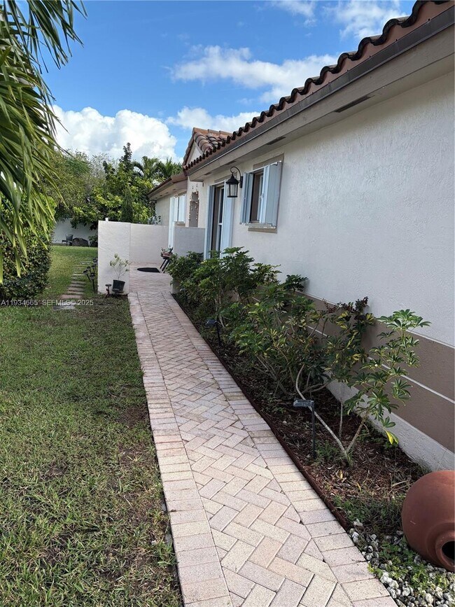 Building Photo - 1975 NW 191st Ave