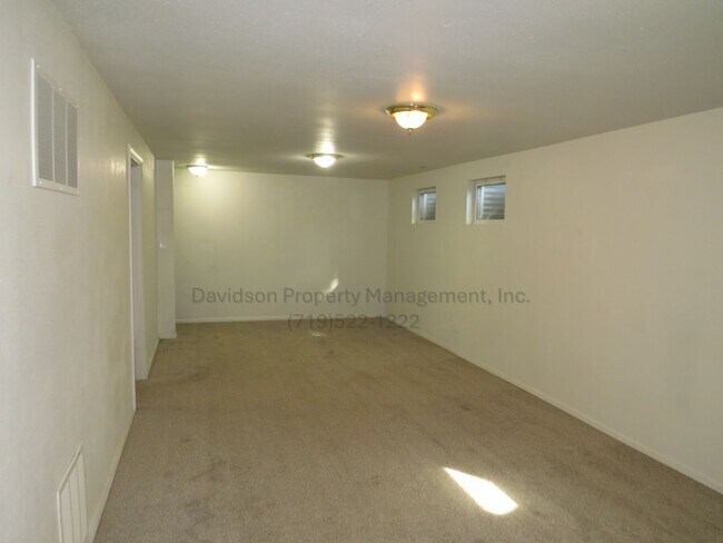 Building Photo - Charming 5 Bedroom House in Central Colora...