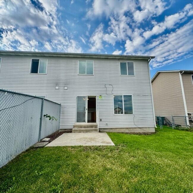 Building Photo - 1617 Cd&#39;A Ave.