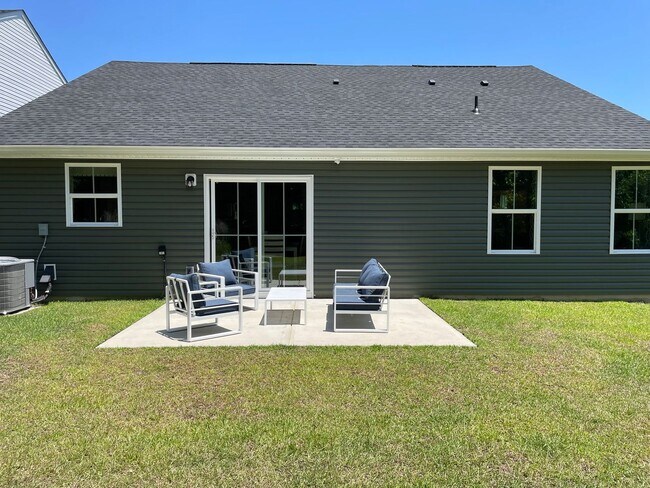 Building Photo - 3 Bedroom 2 Bathroom at Sharron Creek-Pet ...