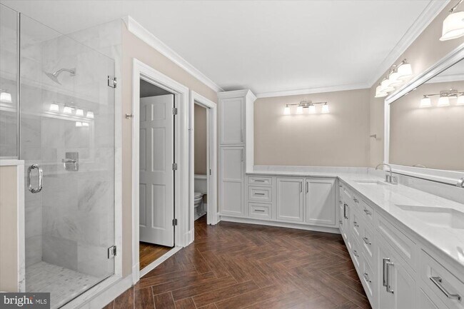 Building Photo - 4905 Dorset Ave