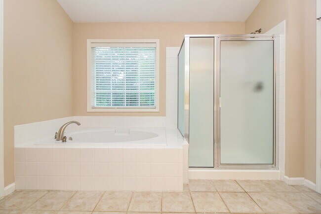 Building Photo - 302 Warm Winds Trail
