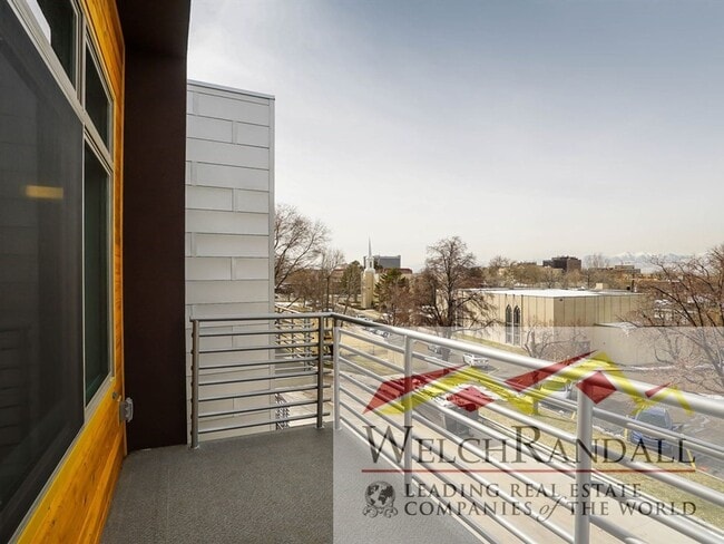 Building Photo - Live in Comfort & Style – 2BR, 2BA Townhom...