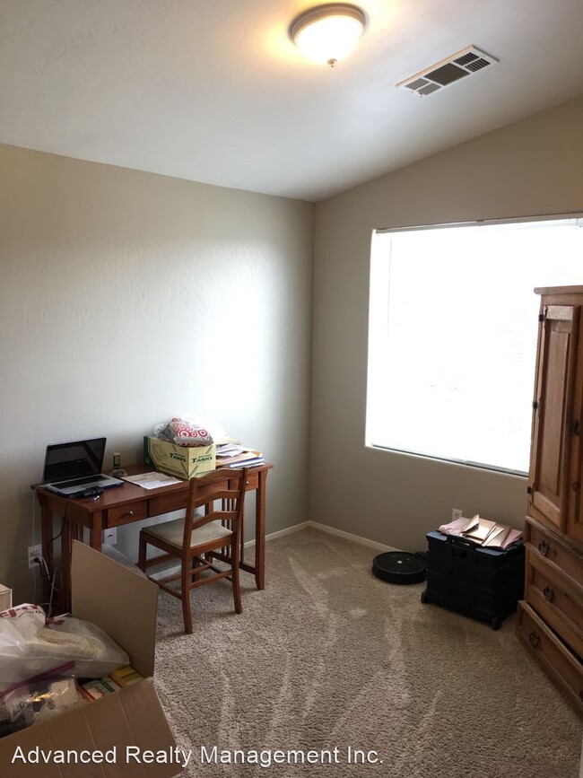 Building Photo - 9912 Grand View Summit Dr