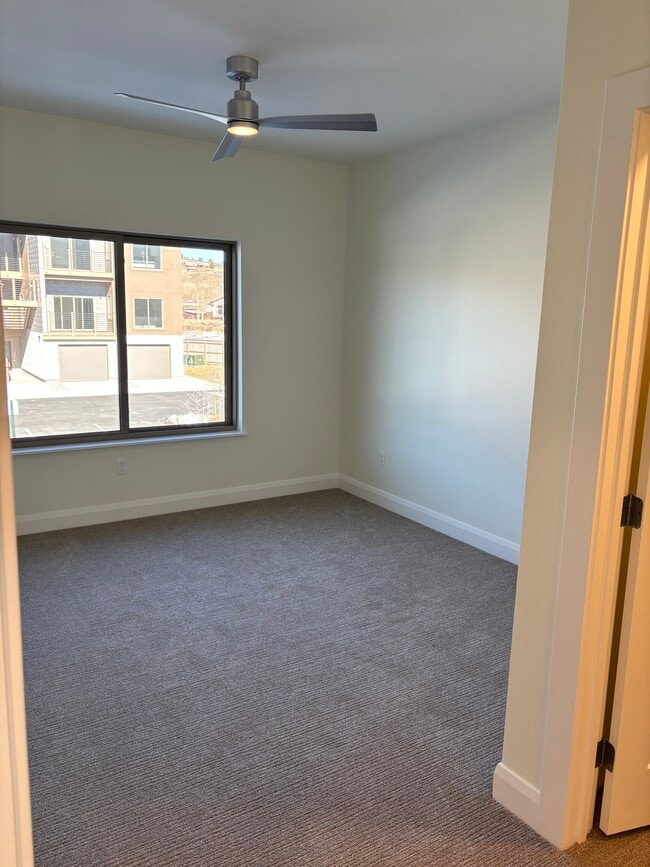 Building Photo - 156 Alpine Ln