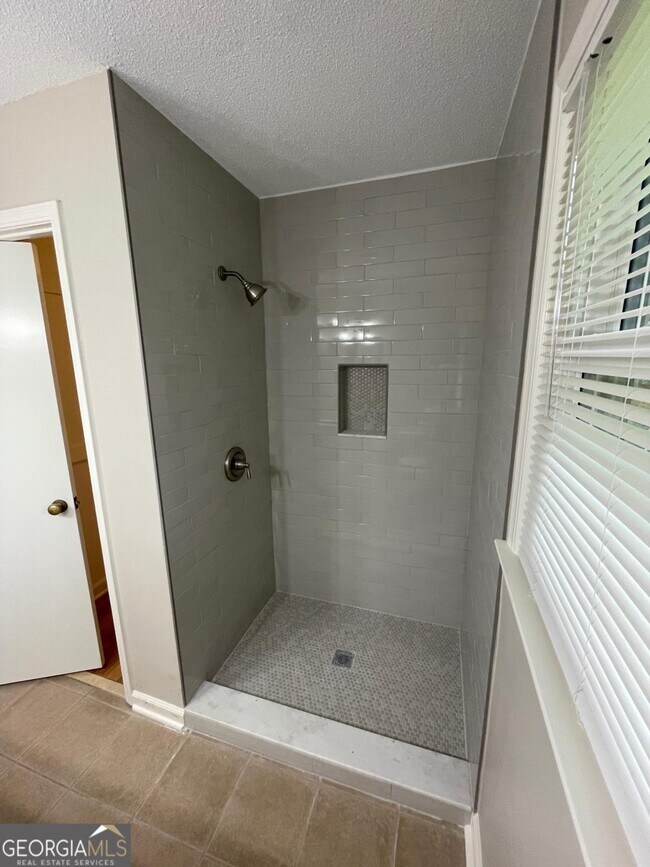 Building Photo - 3441 Brookhill Cir