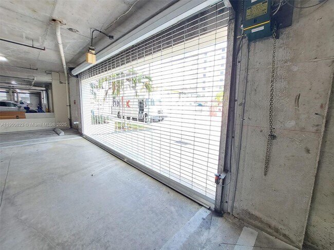 Building Photo - 120 SW 8th Ave