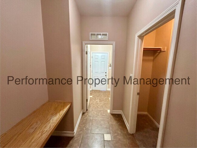 Building Photo - Charming 4 Bed/2 Bath NW Bakersfield Home ...