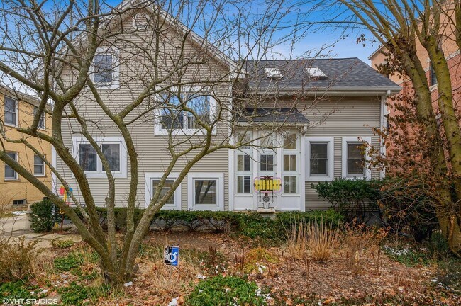 Primary Photo - 1644 McGovern St