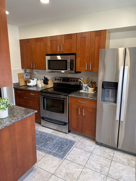 Building Photo - 1220 Brunswick Ct