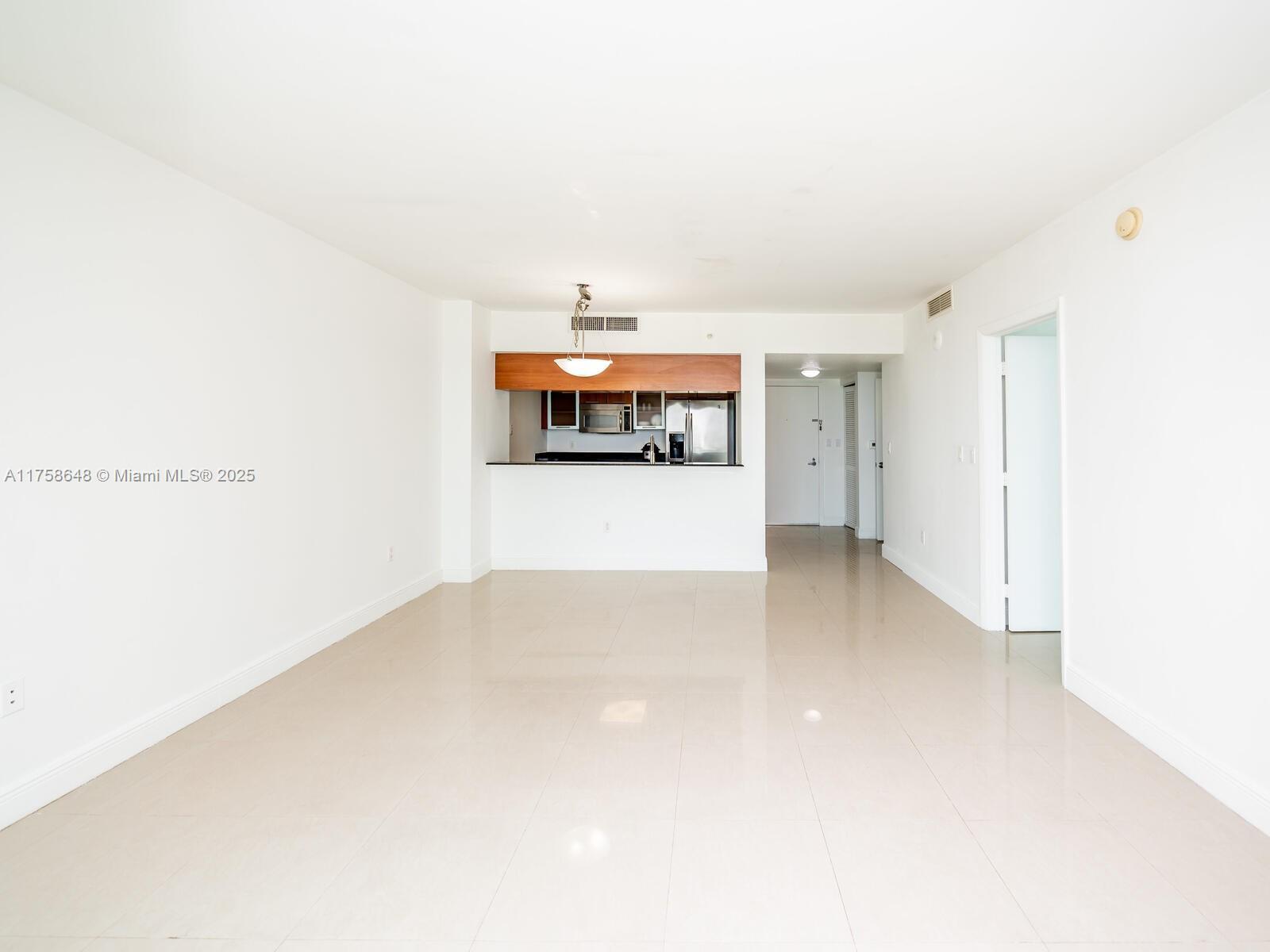 Building Photo - 1800 N Bayshore Dr