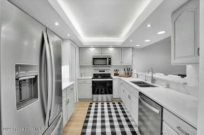 Building Photo - 300 S Banana River Blvd