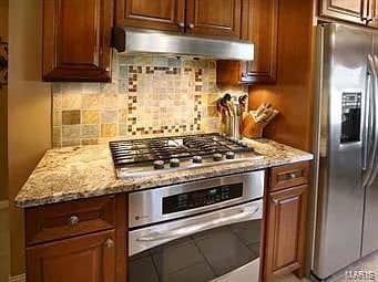 Building Photo - "Charming 3-Bedroom Retreat with 2 Full Baths in Prime Saint Louis Location - 1537 Sq Ft of Comfo...