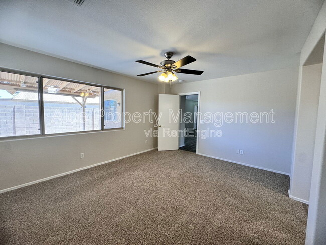 Building Photo - 9138 W Ross Ave