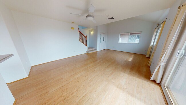 Building Photo - Spacious 3Bd/2.5Ba Single-Family Home in M...