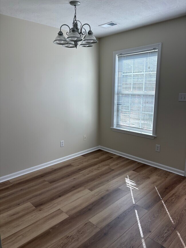 Building Photo - 1510 Abby Way