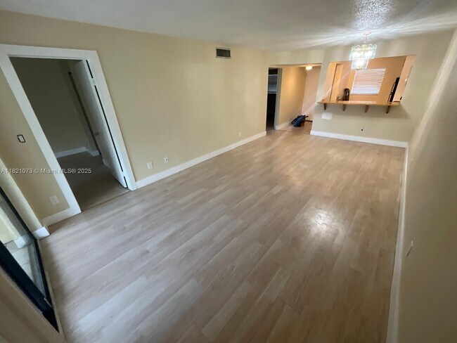 Building Photo - 3470 Foxcroft Rd