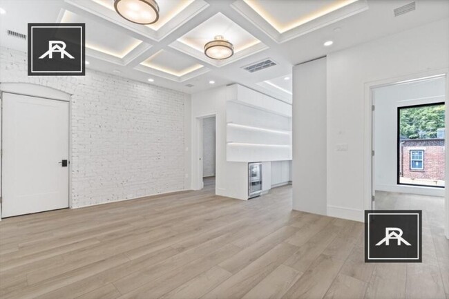 Building Photo - 4 bedroom in Brookline MA 02446